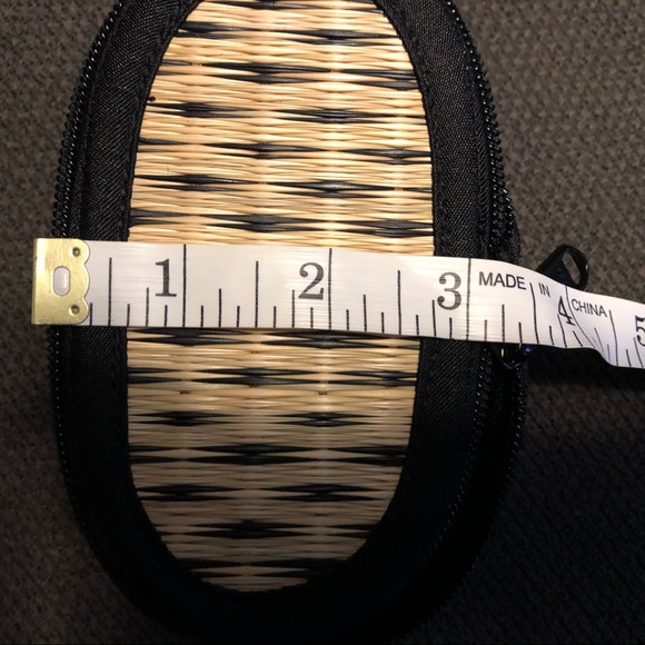 BASKETS OF CAMBODIA small case holder - Picture 3 of 10